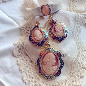 Multicolored cameo set, necklace, earrings and bracelet new from AMEDEO